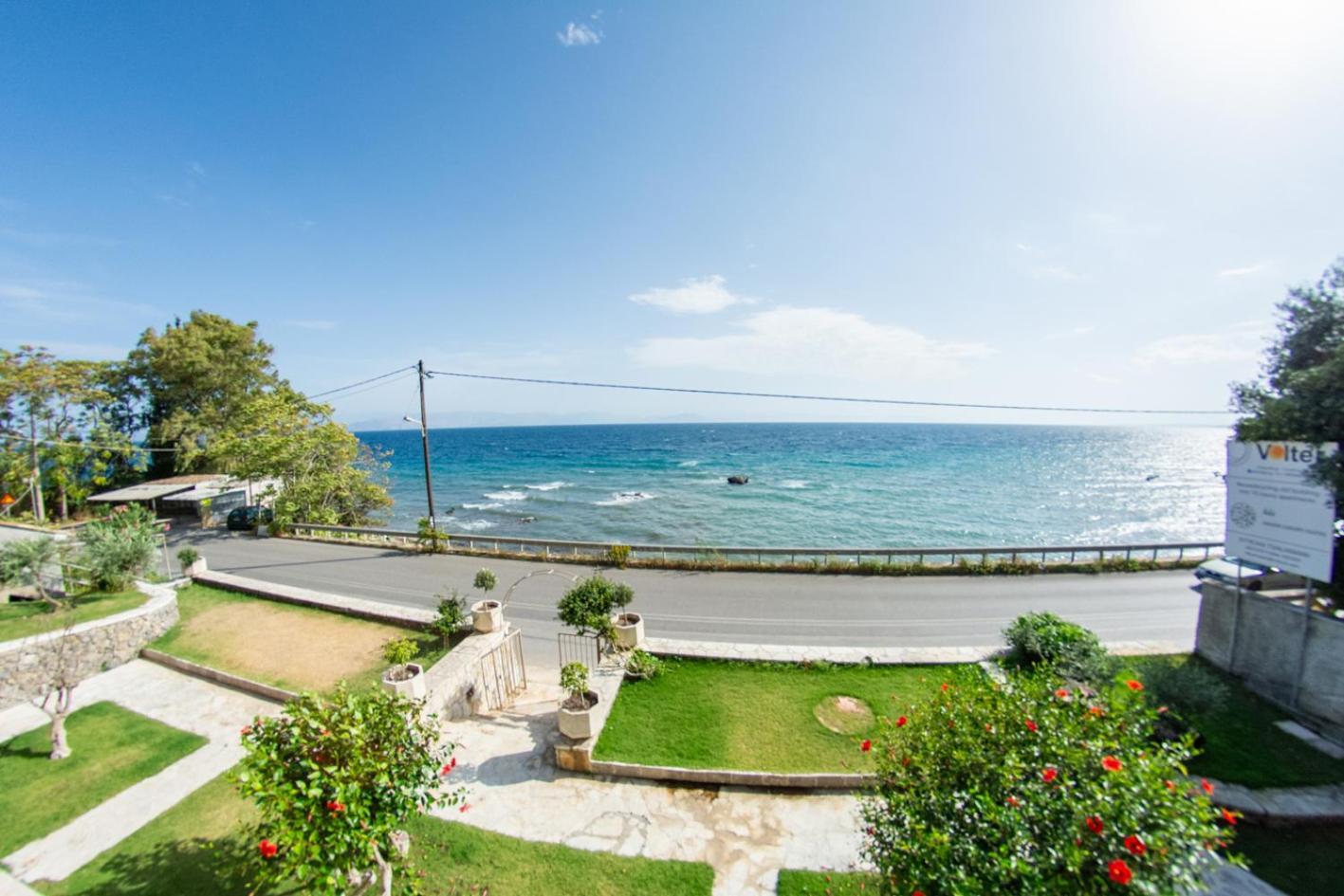 Kaiser Luxury Suites Achilleion Exterior photo