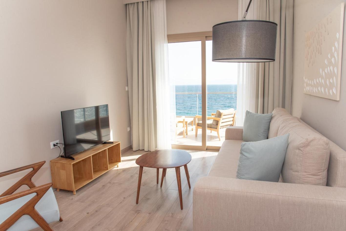 Kaiser Luxury Suites Achilleion Exterior photo