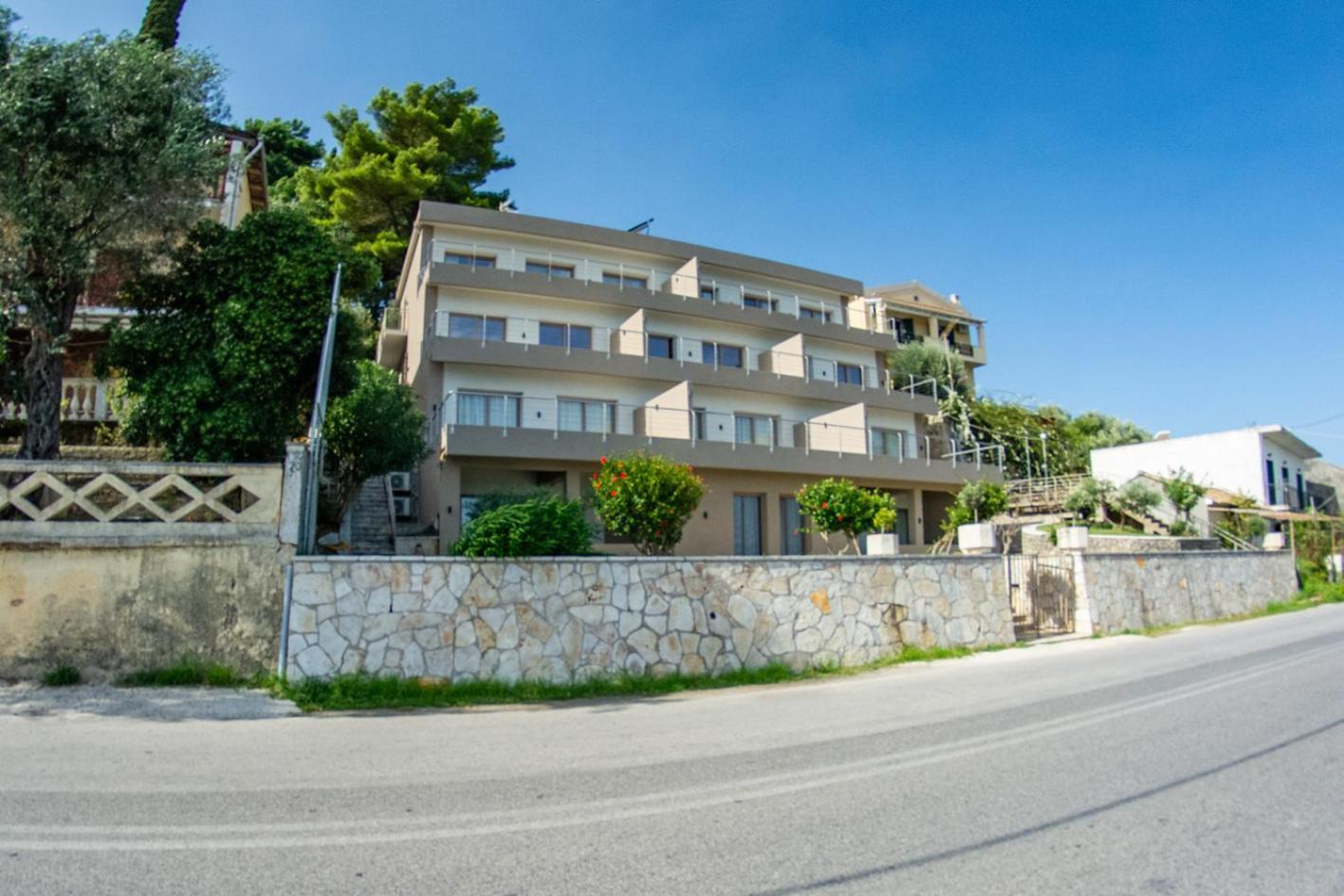 Kaiser Luxury Suites Achilleion Exterior photo