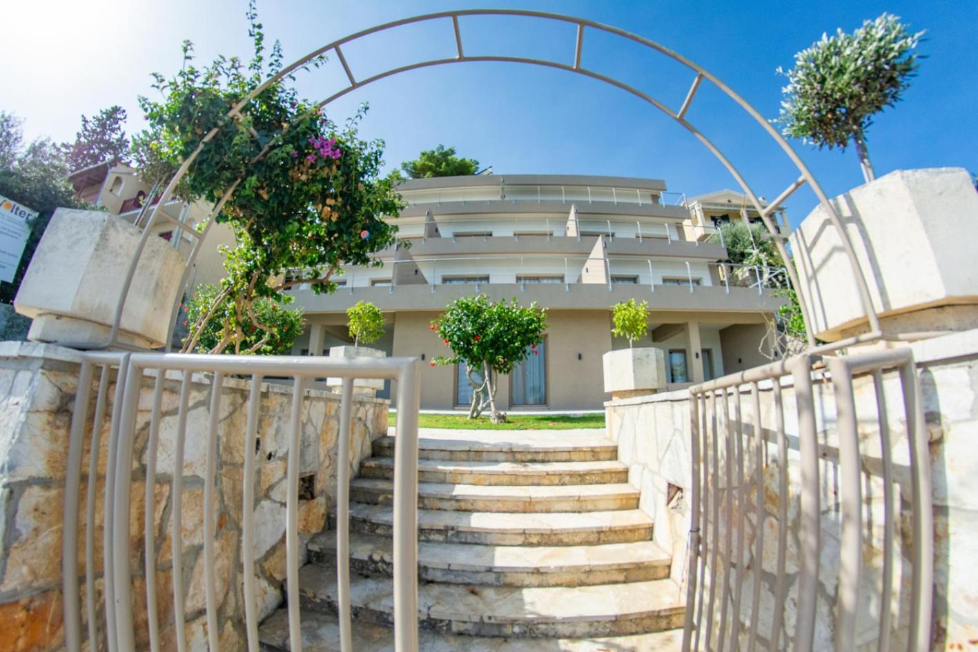 Kaiser Luxury Suites Achilleion Exterior photo