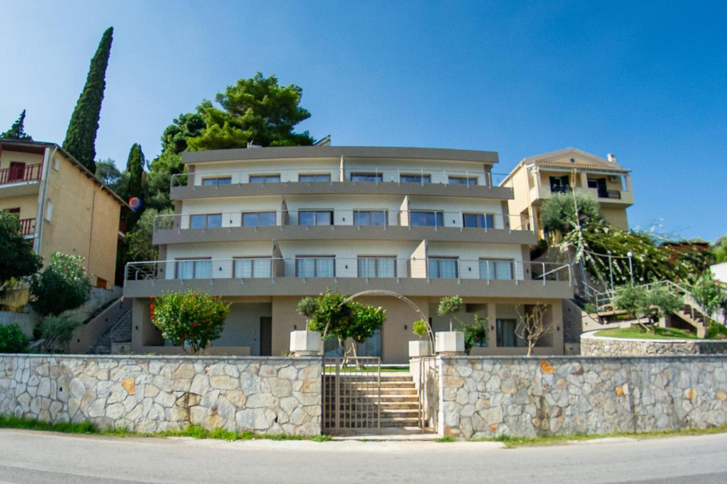 Kaiser Luxury Suites Achilleion Exterior photo